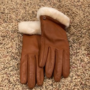 UGG womens gloves.